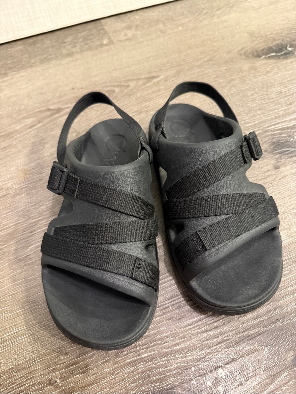 EUC Chaco Black Strappy Slide Sandals